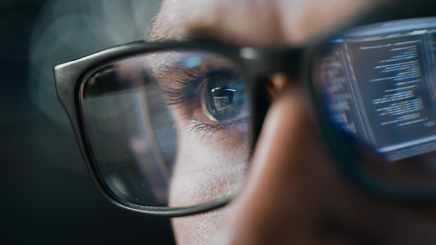 عینک مجهز به هوش مصنوعی گفتار بی صدا را تشخیص می دهد